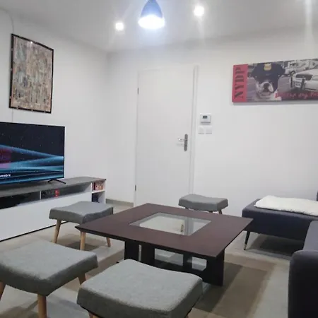 Spacieux Et Serein Avec Patio, Barbecue Et Wifi *
