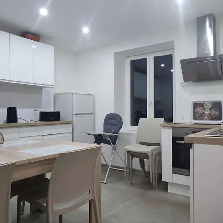 Spacieux Et Serein Avec Patio, Barbecue Et Wifi Apartmán