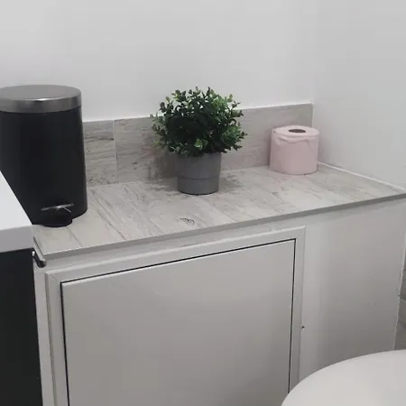 Spacieux Et Serein Avec Patio, Barbecue Et Wifi Apartmán *