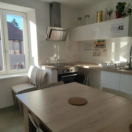 Spacieux Et Serein Avec Patio, Barbecue Et Wifi Apartmán *