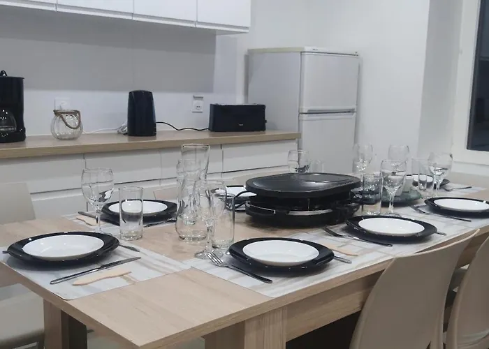 Spacieux Et Serein Avec Patio, Barbecue Et Wifi Apartment *