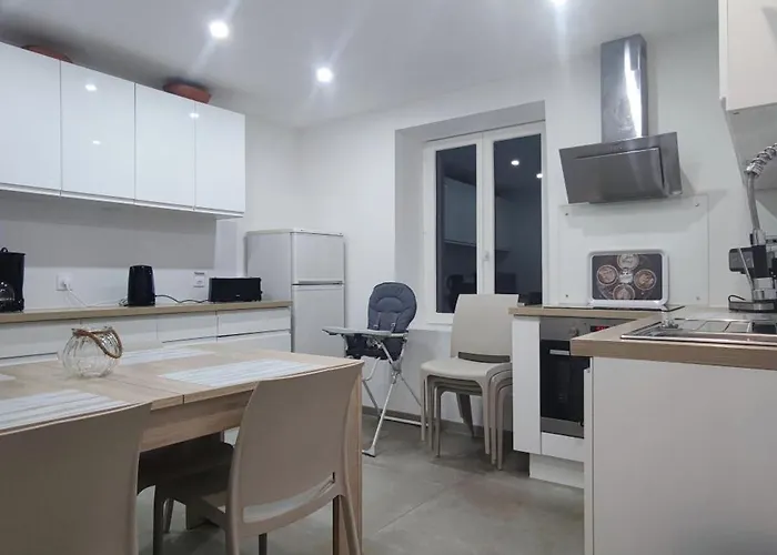 Spacieux Et Serein Avec Patio, Barbecue Et Wifi Apartment