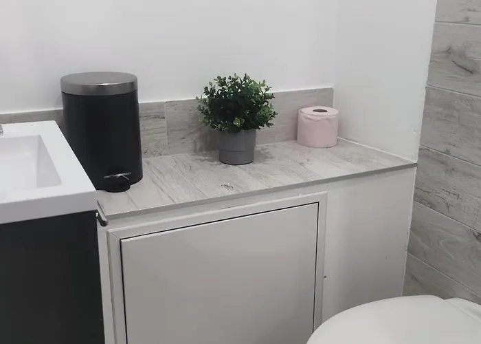 Spacieux Et Serein Avec Patio, Barbecue Et Wifi Apartment *